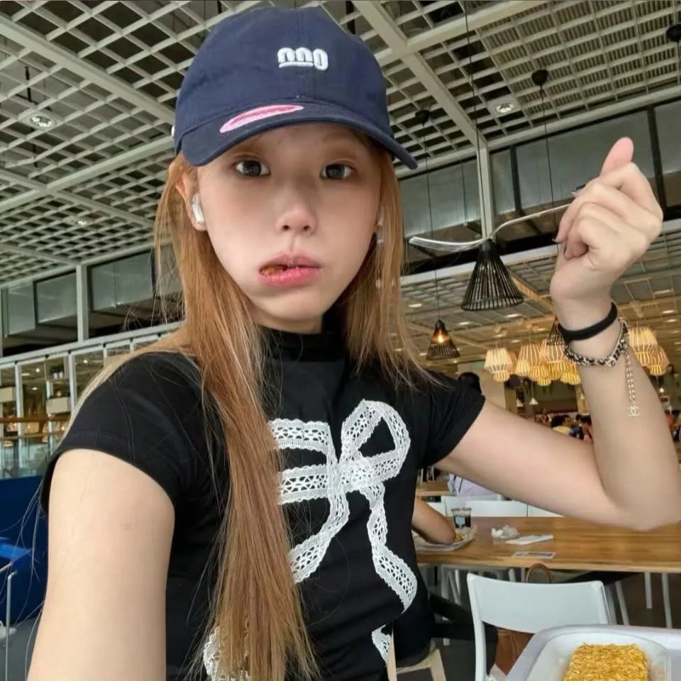 春色无边满人间